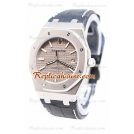 Audemars Piguet Royal Oak Suisse Montre en Gris Cadran
