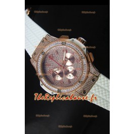 Montre Hublot Big Bang en or rose avec mouvement à quartz sur bracelet blanc