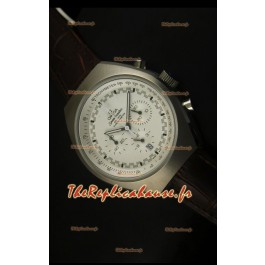 Chronographe coaxial Omega Speedmaster MARK II avec boîtier en acier brossé