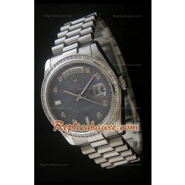 Rolex DayDate Swiss Replica Montre avec Cadran Nacré - Index Horaires en Diamant
