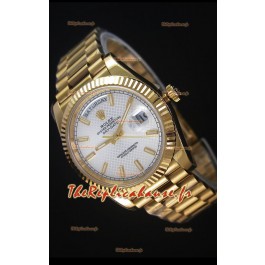 Rolex Day-Date 40MM Montre Réplique avec Cadran Argent et Chiffres des heures Romaines Mouvement Suisse Cal.3255 
