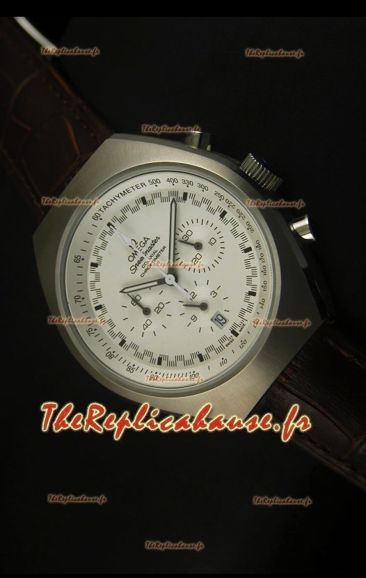 Chronographe coaxial Omega Speedmaster MARK II avec boîtier en acier brossé