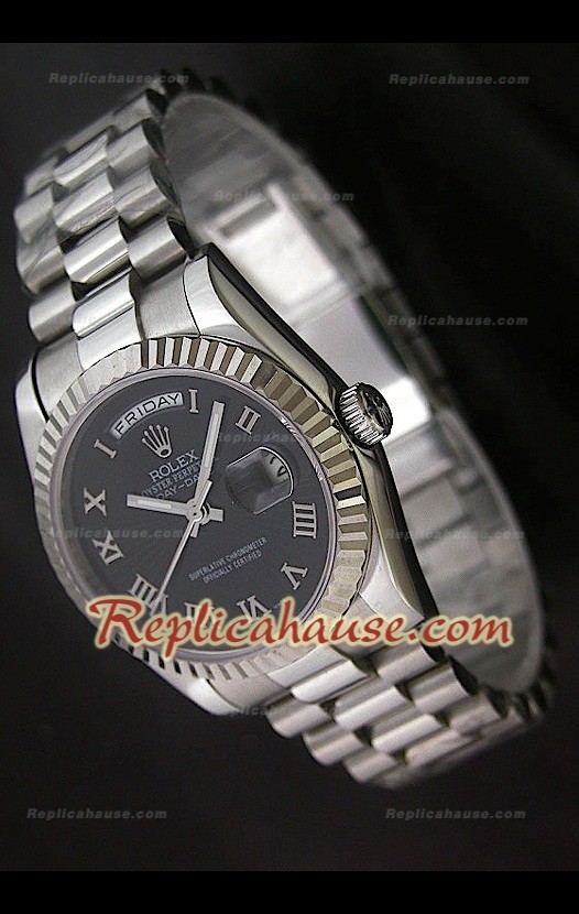 Rolex DayDate Swiss Replica Montre avec Cadran Noir Heures en Chiffres Romains