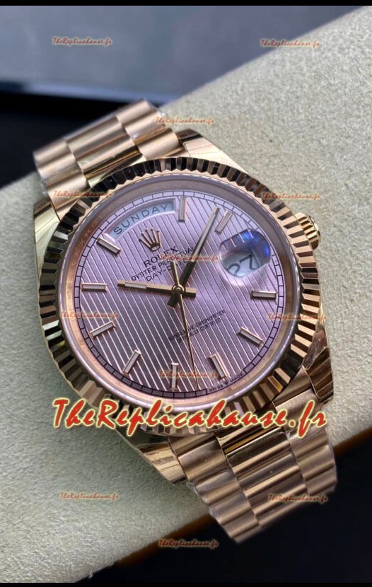 Réplique de montre Rolex Day Date 40MM M228235-0005 1:1 Or rose en cadran champagne 1:1 Miroir 