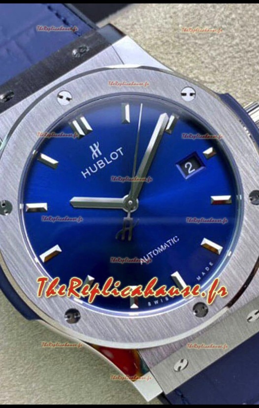 Hublot Classic Fusion 1:1 Réplique Miroir Montre Suisse en Acier 904L Cadran Bleu 42MM