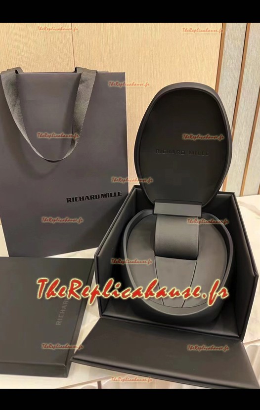Coffret Réplique Richard Mille avec documents