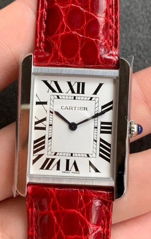 Montre "Cartier Tank Solo" Montre suisse à quartz dans un boîtier en acier inoxydable - 24MM de large