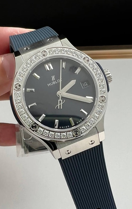 Hublot Classic Fusion Acier inoxydable 33MM Cadran Bleu Mouvement Quartz Suisse Montre de qualité miroir 1:1