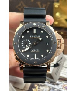 Panerai Super Clone Submersible PAM974 Montre en or rose 42 mm