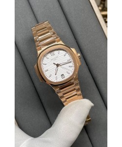 Patek Philippe Nautilus 7118/1200R-001 35MM Montre réplique 1:1 suisse en cadran blanc 