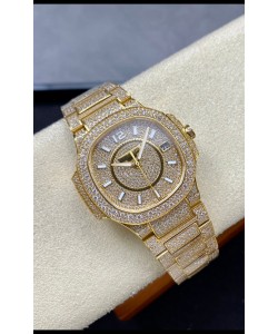 Patek Philippe Nautilus 7010 Serti de diamants Or jaune 32MM Réplique 1:1  - Diamants véritables