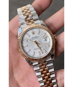 Rolex Datejust Mouvement Cal.3235 Réplique 1:1 Acier 904L 41MM - Cadran argenté à motifs cannelés
