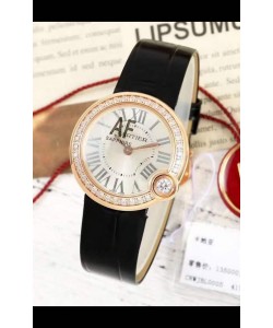 Ballon Blanc De Cartier Montre Suisse Quartz Réplique Lunette Diamants Boîtier Or Rose Bracelet Cuir 
