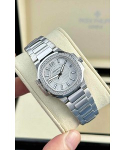 Patek Philippe Nautilus Super Clone 7010 32MM Réplique  1:1 Cadran acier 